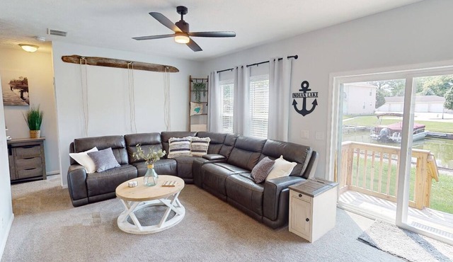 Beautiful Indian Lake home on Tecumseh Island canal!