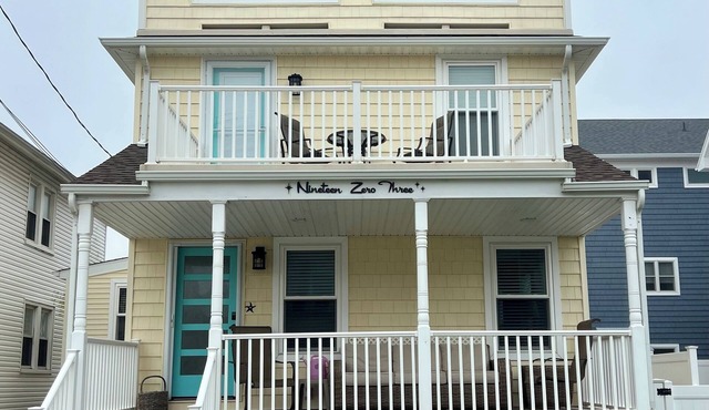 Beautiful Interior-10 houses to Beach- 3 porches
