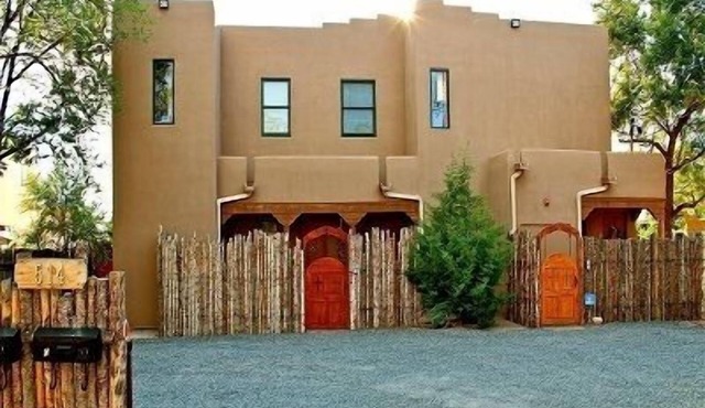 Beautiful Inviting Condo in Heart of Santa Fe