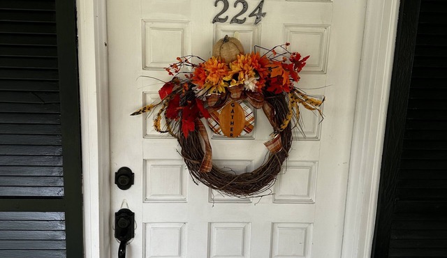 Beautiful Island Condo, excellent beach/village/golf location, FLETC Friendly