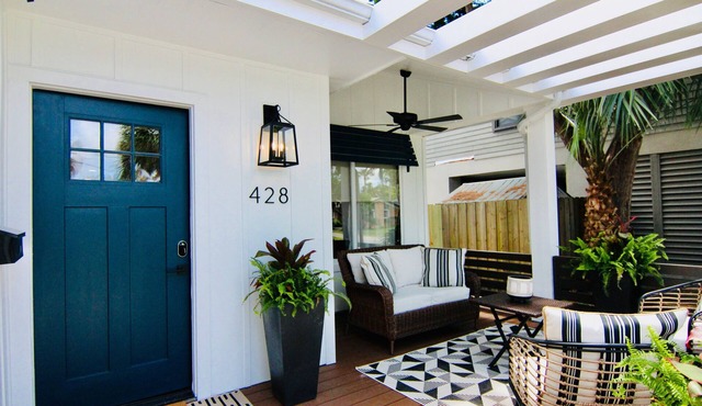 Beautiful island cottage minutes from historic St. Augustine, beaches, and more!