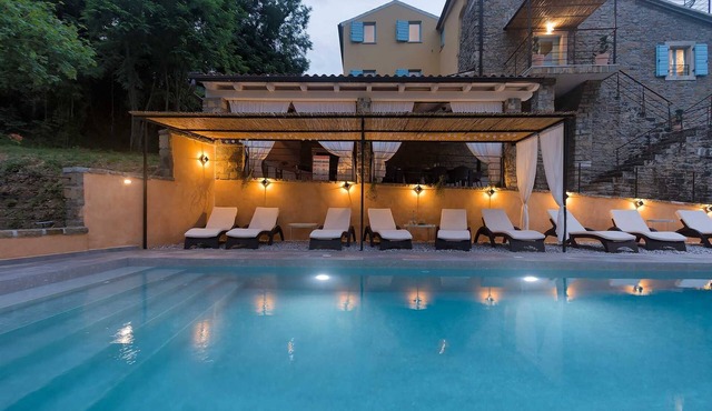 Beautiful Istiran villa for up to 12 guests with private pool