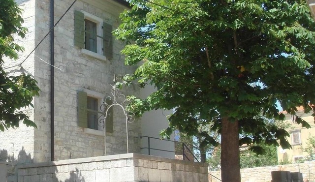 Beautiful Istrian natural stone villa 1891,quiet,garden,pool,WiFi,10 min beach Porec