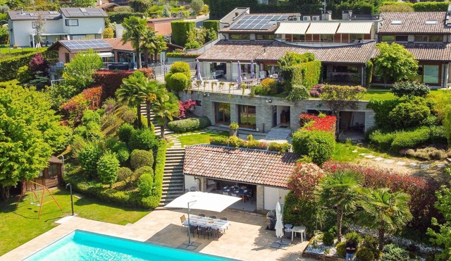 Beautiful villa with private pool, A/C, WIFI, TV, patio, pets allowed and panoramic view