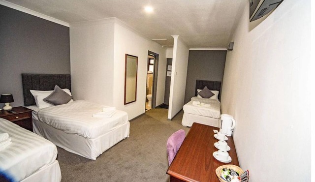 Beautiful Iway Inn hotel