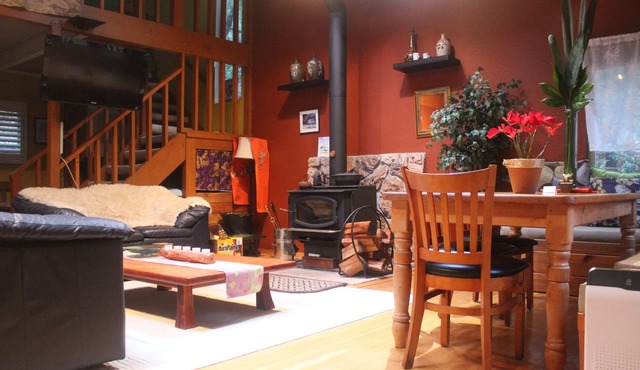 Beautiful Japanese in-law unit tucked away in the Santa Cruz Mountains