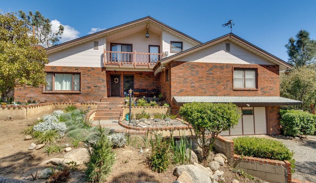 Beautiful Kernville Home w/Game Room & Mtn Views!