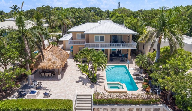 Beautiful Key Largo Resort Home w/Pool, Hot Tub, Tiki, Fire Pit