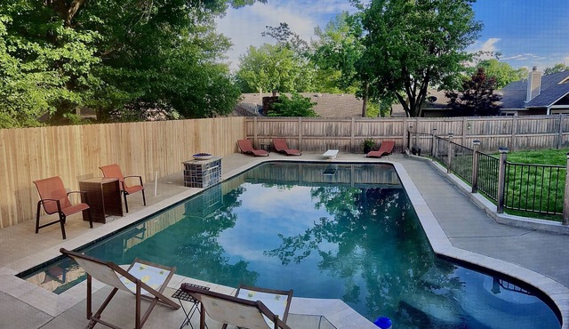 Beautiful King Suit w/Private Pool — 10mins from Tulsa!