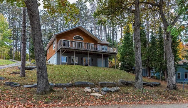 Beautiful Lakefront - Perfect for 1-2 families
