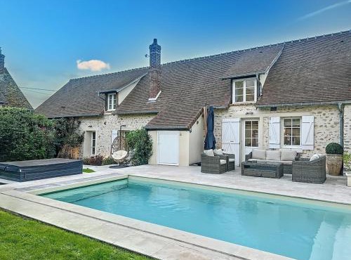 Beautiful longere with pool