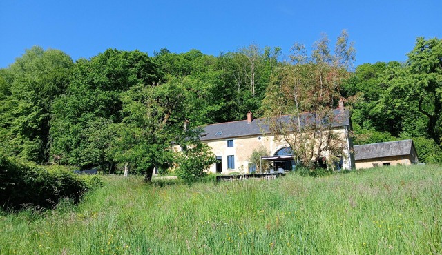 Beautiful longère in a quiet location, ideal for families, panoramic view.