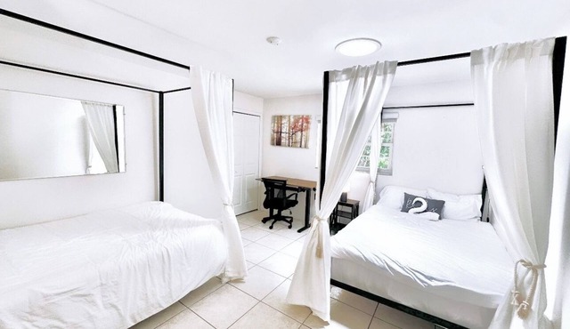 Beautiful Lakefront Home w/Pool in delightful Altamonte Springs