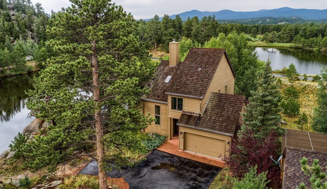 Beautiful lake home located in a gated golf course community in the mountains