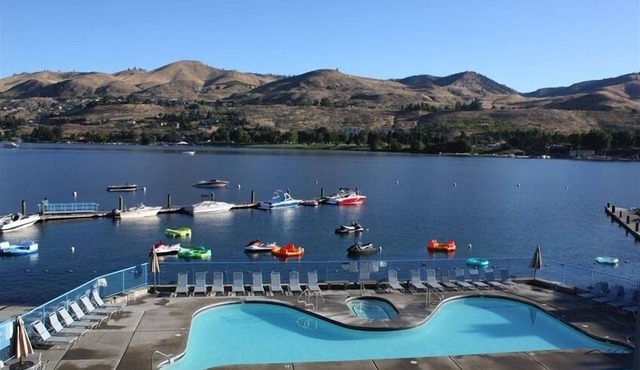 Beautiful Lake Chelan Condo, 2 Bedroom, 2 Bath, Sleeps 6.