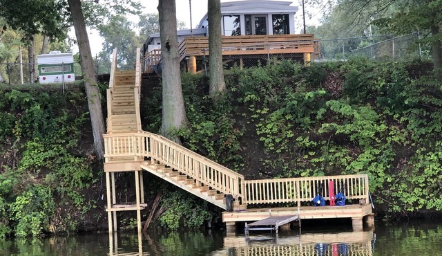Beautiful Lake Cottage. Newly renovated. Bright, airy, and clean.