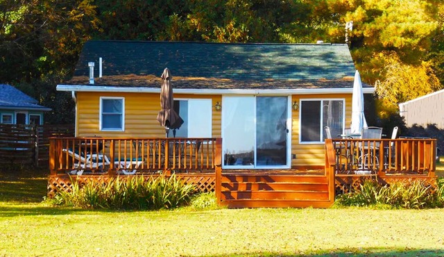 Beautiful Lake Cottage On Lake Noquebay - Family, Friends Wisconsin Getaway
