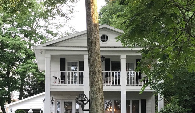 Beautiful Lake Front property on Fine Lake. Summer/Winter enjoyment