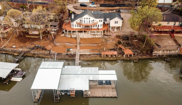 Beautiful Lake Front Property, Amazing Views and a HUGE Private Dock!