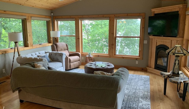 Beautiful Lake Front Wisconsin Cabin!