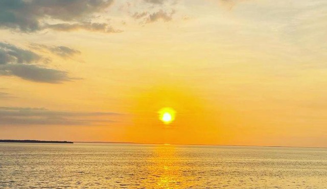 Beautiful lake front 5 bedrooms , 3 full baths fully renovated on Lake Simcoe