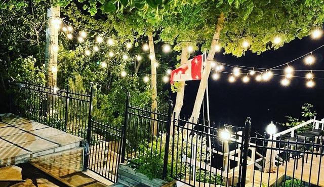 Beautiful lake front 5 bedrooms , 3 full baths fully renovated on Lake Simcoe