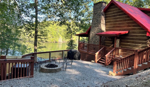 Beautiful Lake Front Cabin with Private Dock
