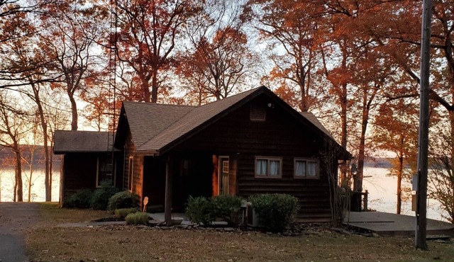 Beautiful Lake Front Getaway with Private Boat Dock