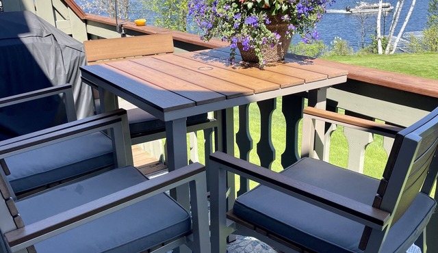 Beautiful Lake Front 2 BR Condo on golf course with pool and hot tub in building