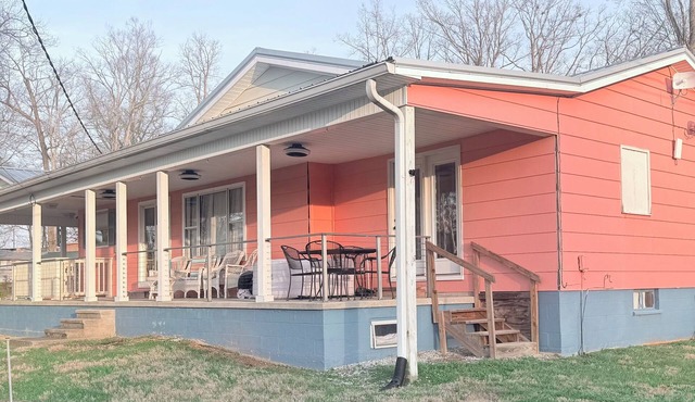 Beautiful Lake Front Home overlooking Lake Douglas with Hot Tub and Golf Cart!