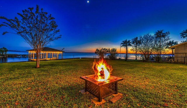 Beautiful Lake Front home for memories to last a lifetime!