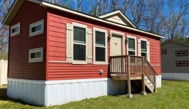 Beautiful Lake George Cottage