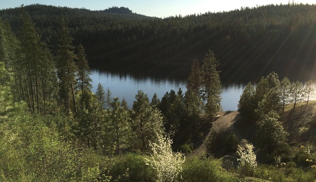 Beautiful lake home that sleeps 18 people with a private dock and view!