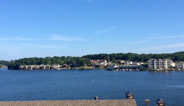 Beautiful Lake Hamilton Condo with Lake View on Hwy 7 South