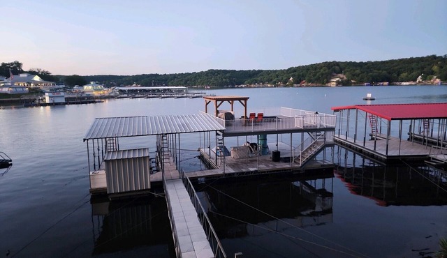 beautiful lake house on lake of the ozarks