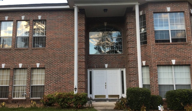 Beautiful lake Home approx 10 minutes from ATL Intl Airport-20 min Domestic Term