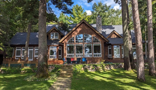 Beautiful lake home on Lower Whitefish, sauna at the lake, 5 min to Crosslake!