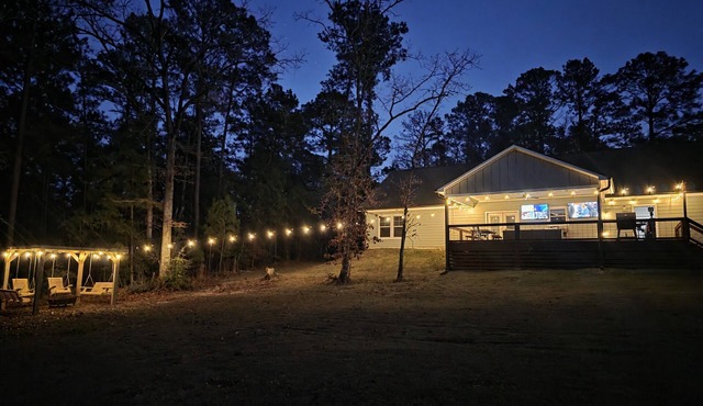 Beautiful lake home in heart of Rayburn Country!