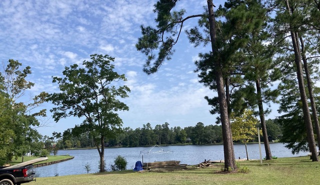 Beautiful lake home on 3 acres in Silver Run Lakes