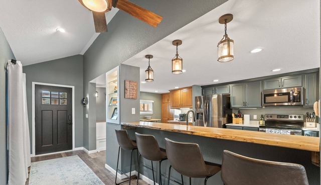 Beautiful lake home with room for the whole family!