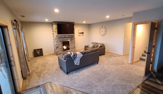 Beautiful Lake house with own beach, and walking trails