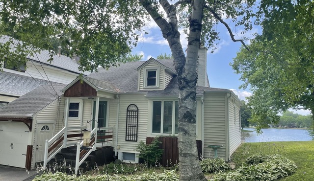 Beautiful lake house tucked away in quiet neighborhood