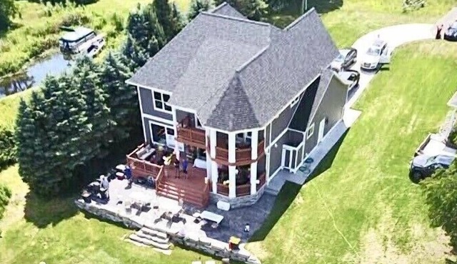 Beautiful Lake House on Cobb Lake