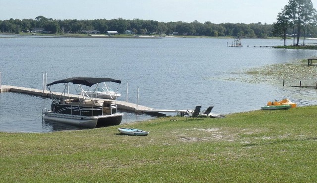Beautiful Lake House on Cowpen Lake w/Private Fishing Pond Boat Rental Available