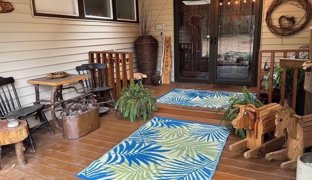 Beautiful lake house, 3BR-3BT- 20 min airport, 30 min stadium-south Atlanta