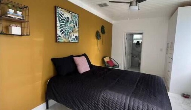 Beautiful Lake House Close to Miami