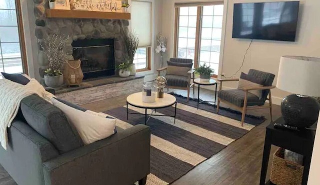 Beautiful Lake House on White Lake