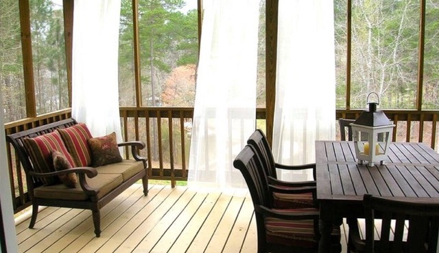 Beautiful Lake House With Pontoon Boat Available!