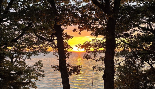 Beautiful Lake Huron beach house, across the street from Golf Course with Sauna