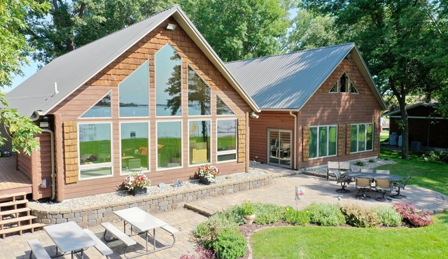 Beautiful Lake Ida home ready for multi-family indoor & outdoor fun!